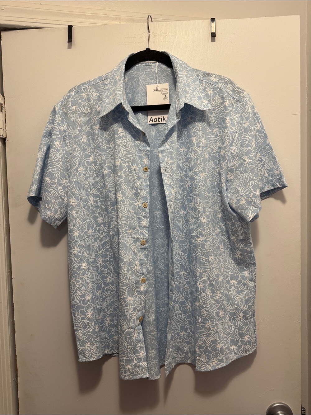 Men’s Light Blue Floral Short-Sleeve Shirt NWT